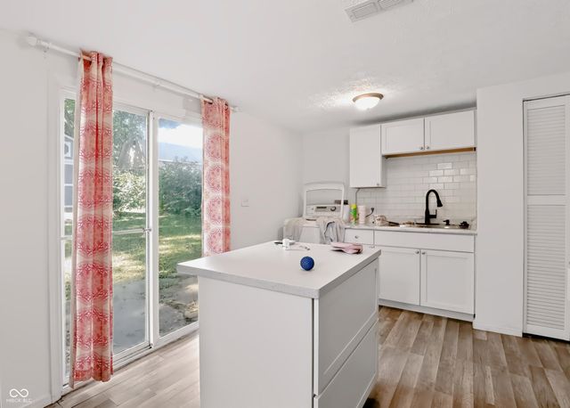3026 S Lyons Avenue, Indianapolis, IN 46241