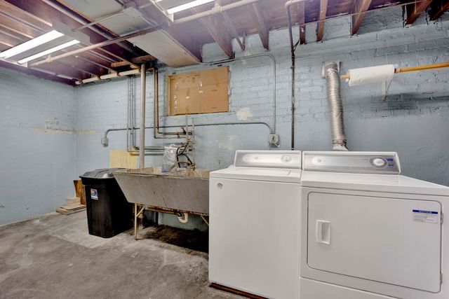 9304 S Utica Avenue, Evergreen Park, IL 60805