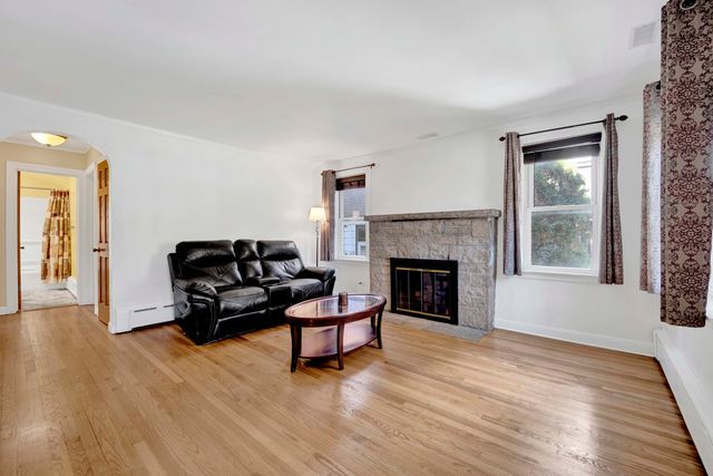 9304 S Utica Avenue, Evergreen Park, IL 60805