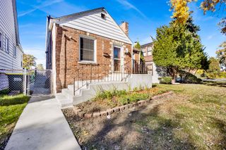 9304 S Utica Avenue, Evergreen Park, IL 60805