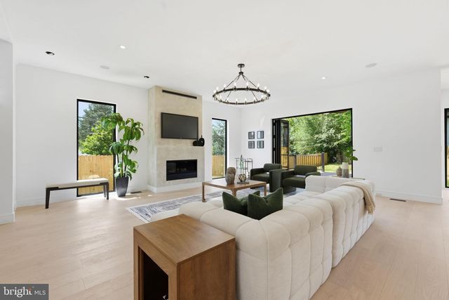 6931 OAK RIDGE RD, Falls Church, VA 22042
