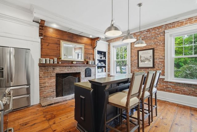 48 Madison Ave, Springfield, MA 01105