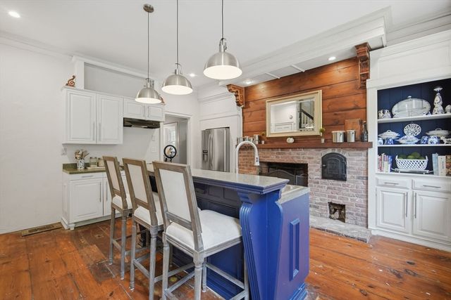 48 Madison Ave, Springfield, MA 01105