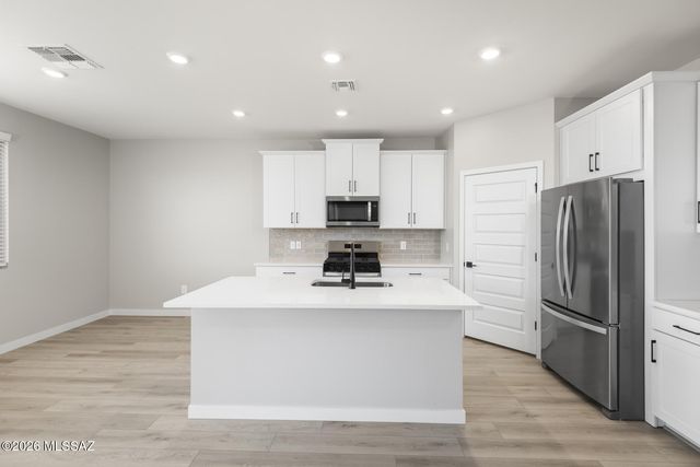 7840 S Wild Prairie Drive S, Tucson, AZ 85757