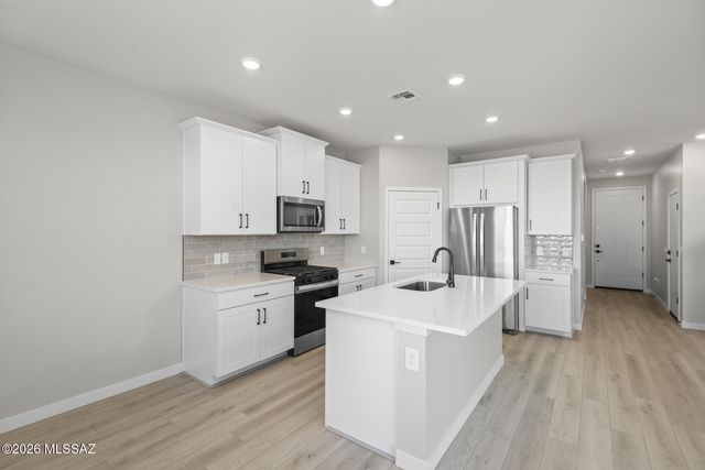 7840 S Wild Prairie Drive S, Tucson, AZ 85757