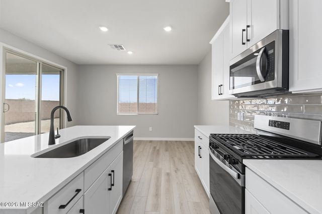7840 S Wild Prairie Drive S, Tucson, AZ 85757