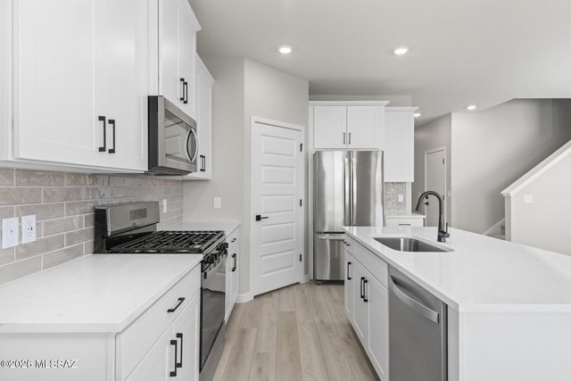7840 S Wild Prairie Drive S, Tucson, AZ 85757
