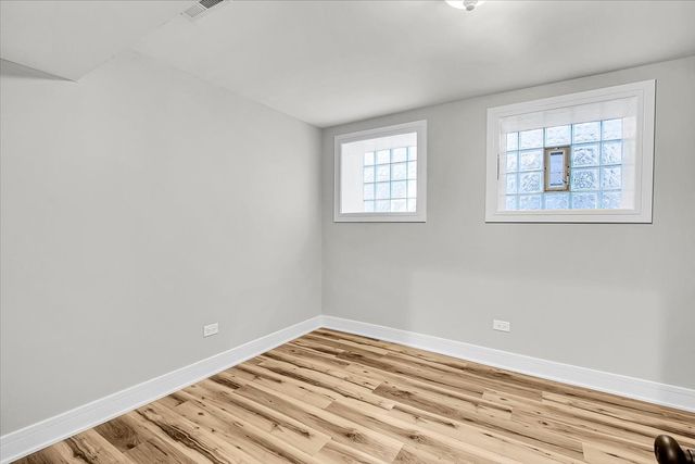 7026 S Eberhart Avenue, Chicago, IL 60637