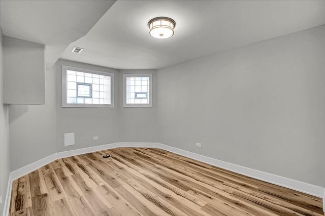 7026 S Eberhart Avenue, Chicago, IL 60637