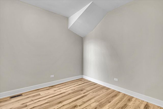 7026 S Eberhart Avenue, Chicago, IL 60637