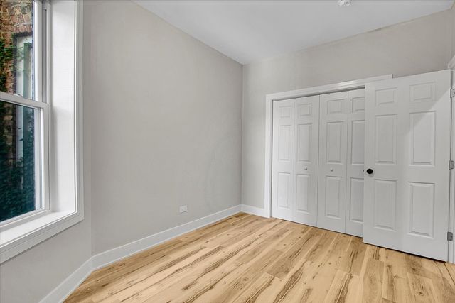 7026 S Eberhart Avenue, Chicago, IL 60637