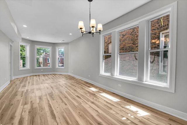 7026 S Eberhart Avenue, Chicago, IL 60637