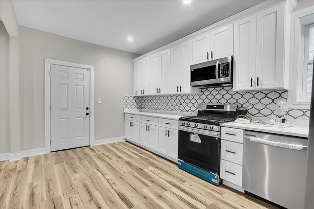 7026 S Eberhart Avenue, Chicago, IL 60637
