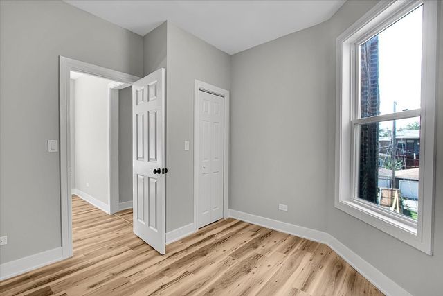 7026 S Eberhart Avenue, Chicago, IL 60637
