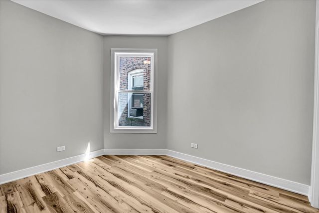 7026 S Eberhart Avenue, Chicago, IL 60637