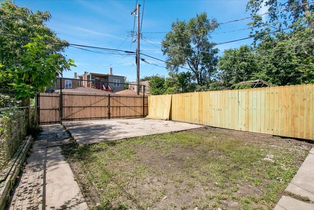 7026 S Eberhart Avenue, Chicago, IL 60637