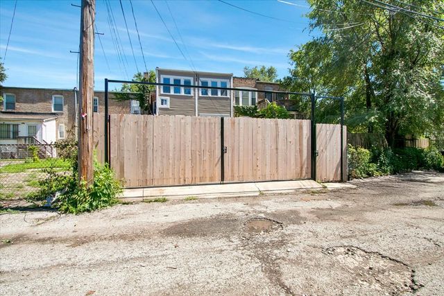 7026 S Eberhart Avenue, Chicago, IL 60637