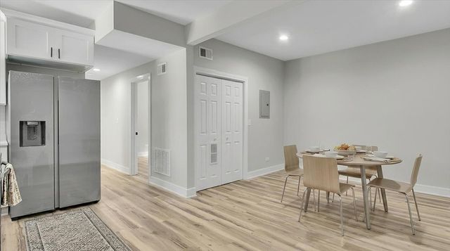 7026 S Eberhart Avenue, Chicago, IL 60637