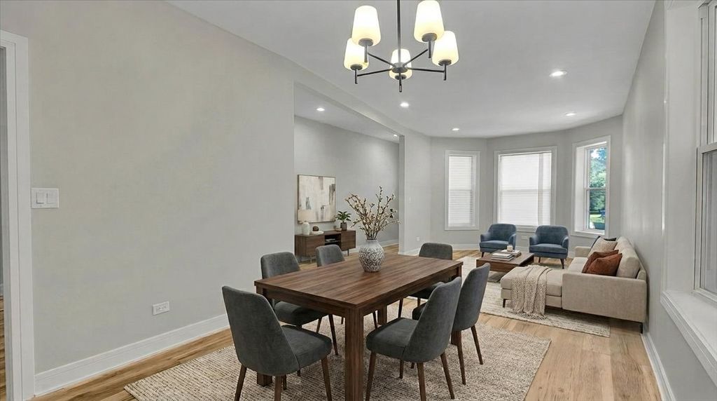 7026 S Eberhart Avenue, Chicago, IL 60637 — photo 2