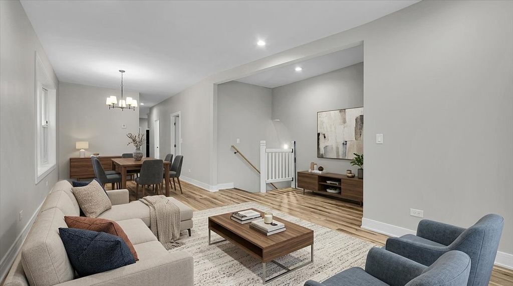 7026 S Eberhart Avenue, Chicago, IL 60637 — photo 5