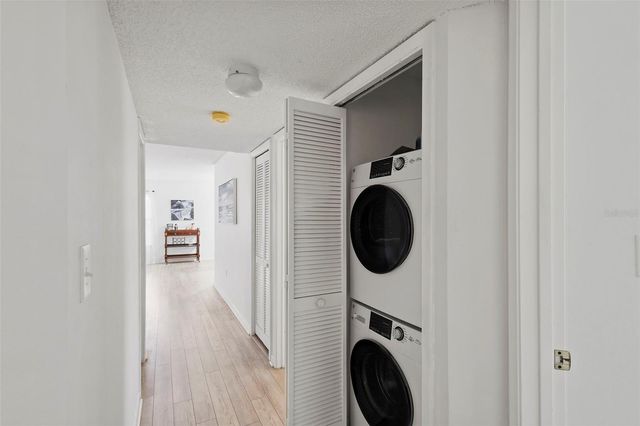 2408 HAMMOCK PINE BOULEVARD 2408, Clearwater, FL 33761