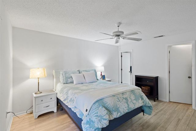 2408 HAMMOCK PINE BOULEVARD 2408, Clearwater, FL 33761