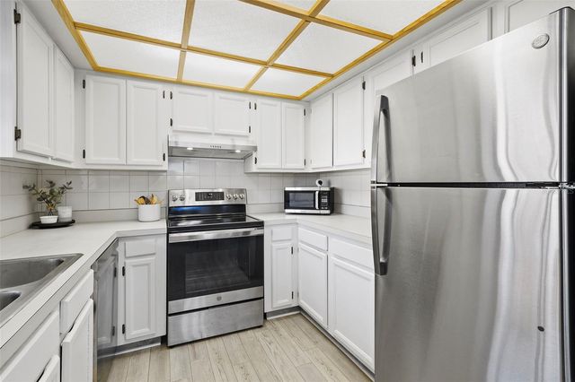 2408 HAMMOCK PINE BOULEVARD 2408, Clearwater, FL 33761