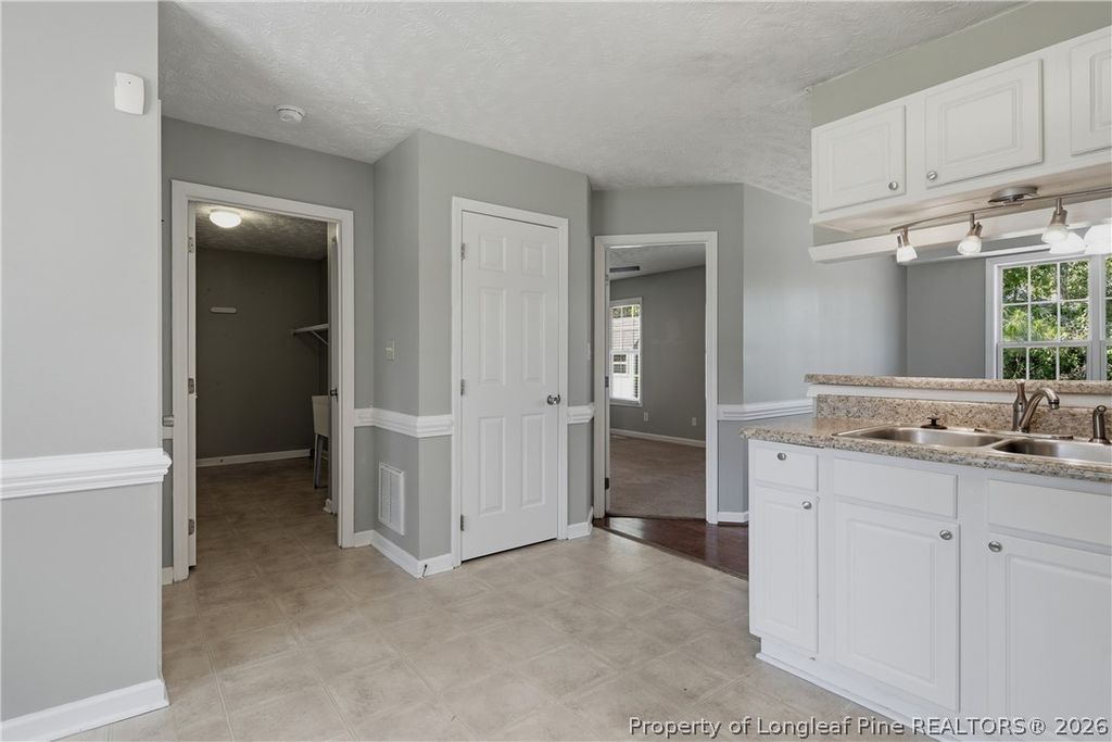 8229 Foxtrail Drive, Fayetteville, NC 28311 — photo 19