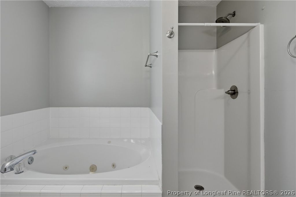 8229 Foxtrail Drive, Fayetteville, NC 28311 — photo 28