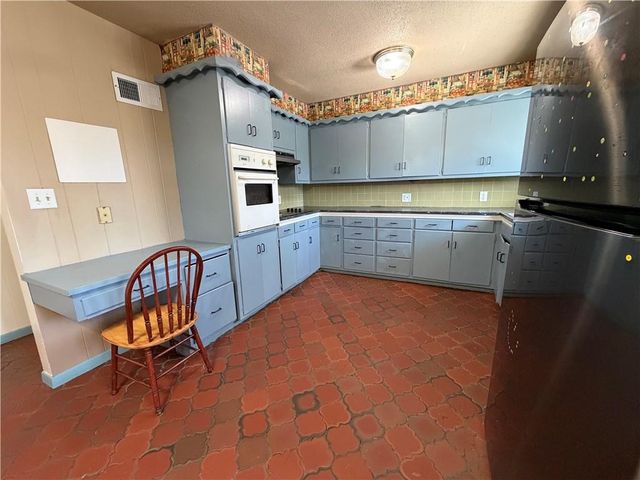 2125 N 88 Street, Kansas City, KS 66109