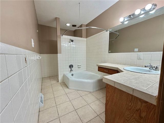 2125 N 88 Street, Kansas City, KS 66109