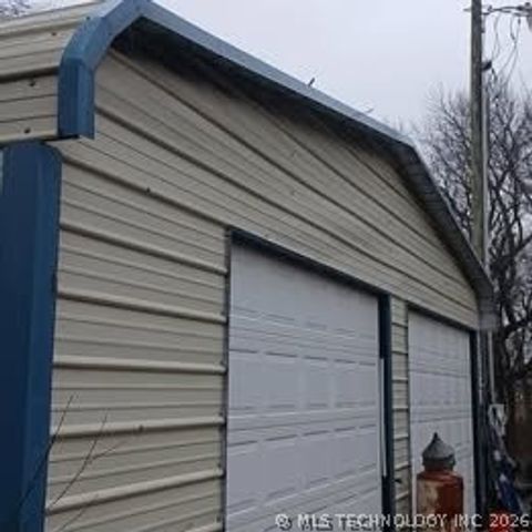 1875 N 185 Street, Okmulgee, OK 74047