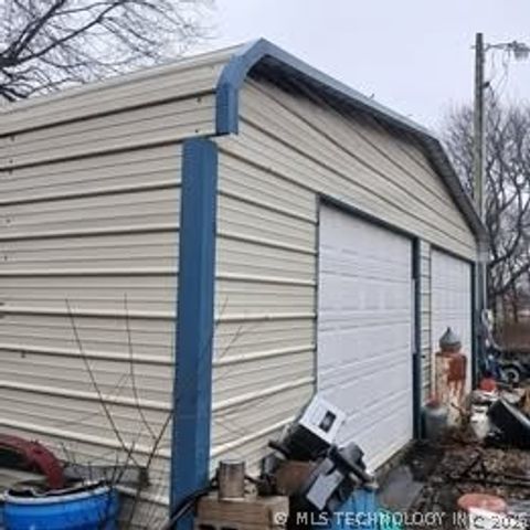 1875 N 185 Street, Okmulgee, OK 74047