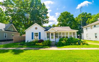 227 N Franklin Street, Lawton, MI 49065