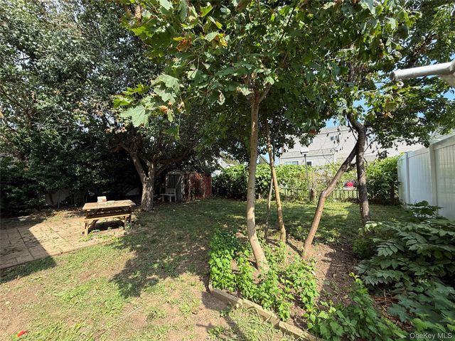 260 8th Street, Bethpage, NY 11714