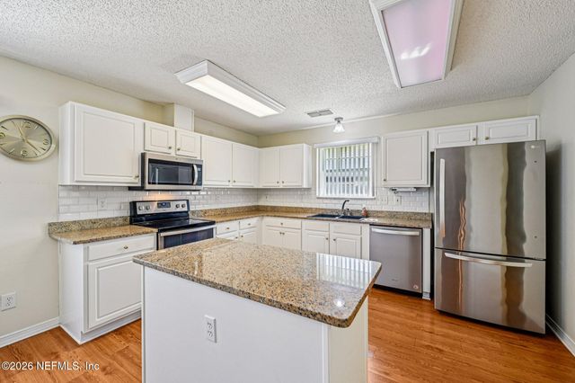 3650 MEADOWGREEN Lane, Middleburg, FL 32068