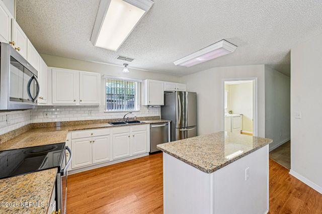 3650 MEADOWGREEN Lane, Middleburg, FL 32068