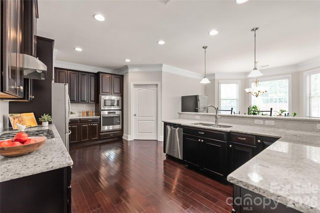 4606 Pebble Run Drive, Matthews, NC 28105