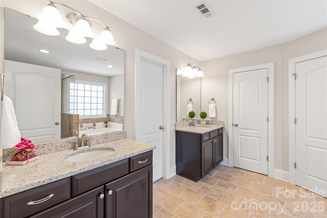 4606 Pebble Run Drive, Matthews, NC 28105