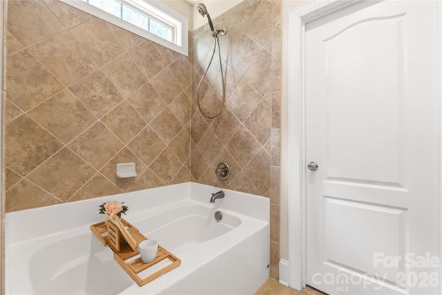 4606 Pebble Run Drive, Matthews, NC 28105