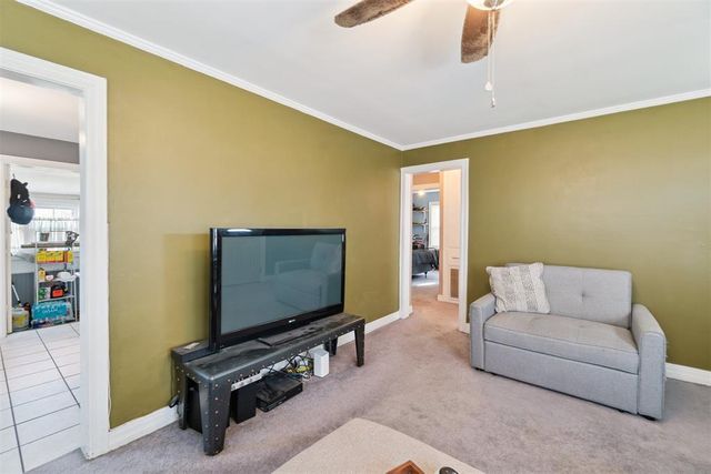 2009 NW 40th Street, Oklahoma City, OK 73118