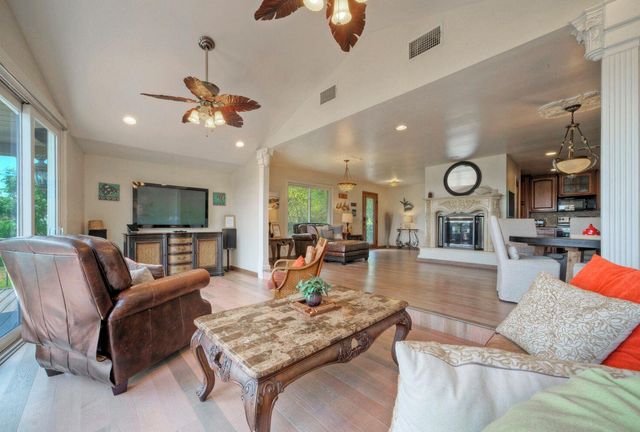 8101 Sharon RD, Volente, TX 78641