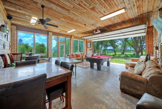 8101 Sharon RD, Volente, TX 78641