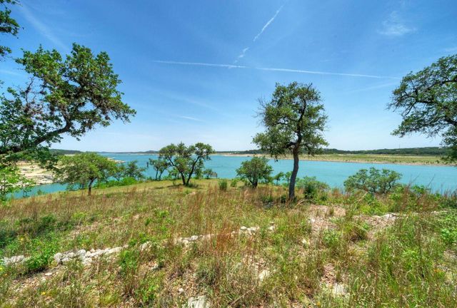 8101 Sharon RD, Volente, TX 78641