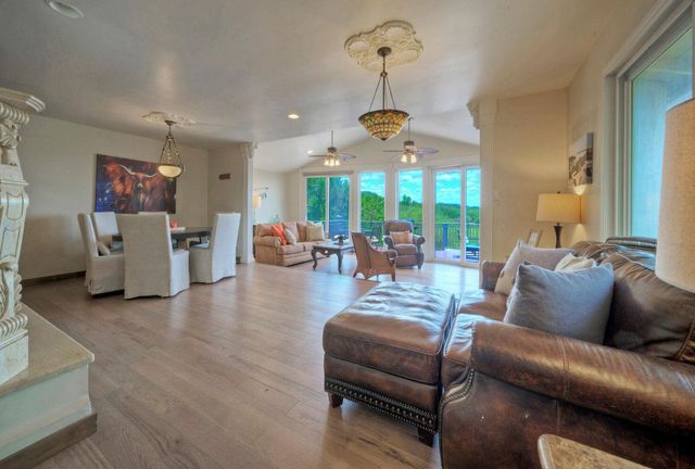 8101 Sharon RD, Volente, TX 78641