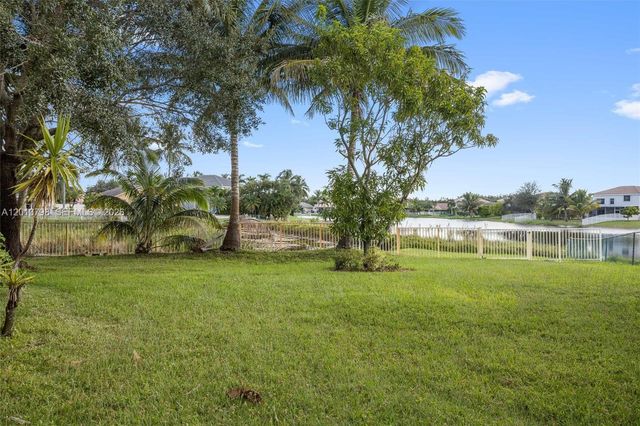 192 SW 204th Ave 192, Pembroke Pines, FL 33029