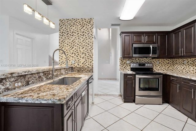 192 SW 204th Ave 192, Pembroke Pines, FL 33029