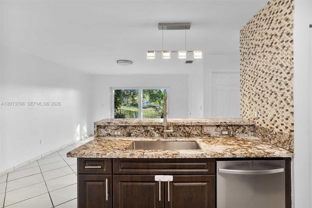192 SW 204th Ave 192, Pembroke Pines, FL 33029