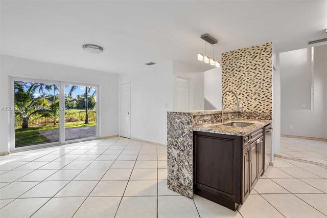 192 SW 204th Ave 192, Pembroke Pines, FL 33029
