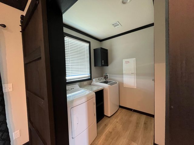 1093 Anna Ln, Sealy, TX 77474